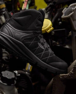 Keen Men's Vista Energy Mid (Carbon-Fiber Toe) | Black/Raven -Footique Shop 1024592 PDP RightImage