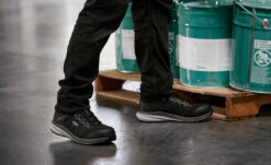 Keen Women's Vista Energy Mid (Carbon-Fiber Toe) | Vapor/Black -Footique Shop 1025220 PDP TopImage