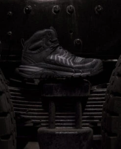 Keen Men's Kansas City Mid (Carbon-Fiber Toe) | Black/Gun Metal -Footique Shop 1025617 PDP LeftImage