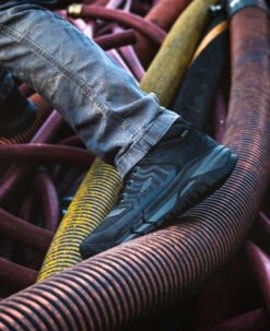 Keen Men's Kansas City Waterproof Mid (Carbon-Fiber Toe) | Black/Gun Metal -Footique Shop 1025695 PDP LeftImage