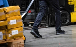 Keen Men's Sparta 2 ESD (Soft Toe) | Steel Grey/Black -Footique Shop 1025723 PDP TopImage