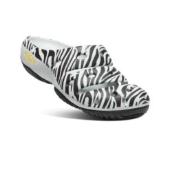 Keen Women's Yogui Arts | Atms Zebra Star -Footique Shop 4c212c821dbb76cd054f73b3f06e55849e7cf114