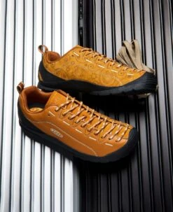 Keen Men's Jasper Sneaker X THC | Nighttime Paisley -Footique Shop KEEN M THCxJasper Lifestyle PDP Single Left 34b2415f 643b 4696 af7e 89e58108971a