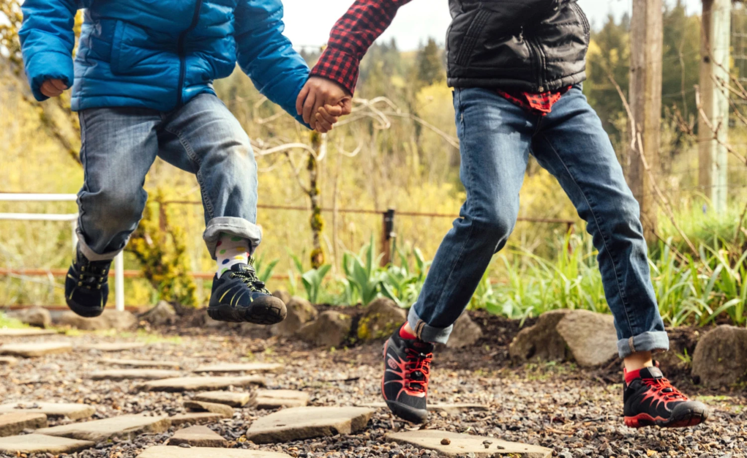 Keen Big Kids' Chandler 2 CNX Sneaker | Black/Red Carpet 7 Keen Big Kids' Chandler 2 CNX Sneaker | Black/Red Carpet - Image 5