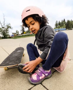 Keen Little Kids' Speed Hound | Tillandsia Purple/Multi -Footique Shop KidsSpeedHoundPDPLifestyle2Kids1026214 74ca9b5e fc03 4b02 87c5 3dc3a14f2b01