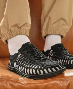 Keen Men's UNEEK | Tortoise Shell/Red Carpet -Footique Shop MUNEEKOGLifestylePDPLeft 1 89f9fb55 dff9 439f a991 d6e7cf727a7c