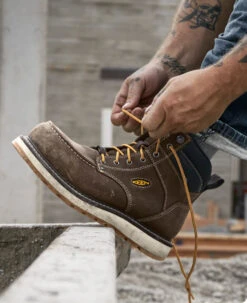 Keen Men's Cincinnati 6" Waterproof Boot (Carbon-Fiber Toe) | Dark Chocolate/Sandshell -Footique Shop SDD 505 PDP Cincinnati 1026885 Right Image