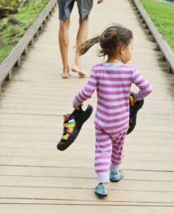 Keen Toddlers' Seacamp II CNX | Rainbow/Festival Fuchsia -Footique Shop TotsSeacampLifestyleSingleRight 1f9fb1b9 b914 4c69 8d81 aff546b1a1d1