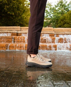 Keen Men's WK400 Waterproof Walking Shoe | Timberwolf/Black -Footique Shop WK400WaterproofPDPLifestyle2