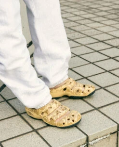 Keen Women's Yogui Arts Clog X THC | Caffe Latte Paisley -Footique Shop WYoguiArtsLifestylePDPSingleRight